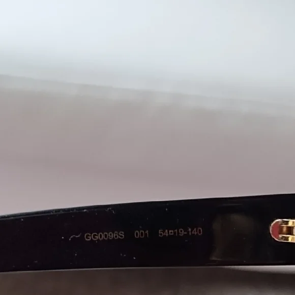 Gucci Black Women's Sunglasses - Picture 5 of 6